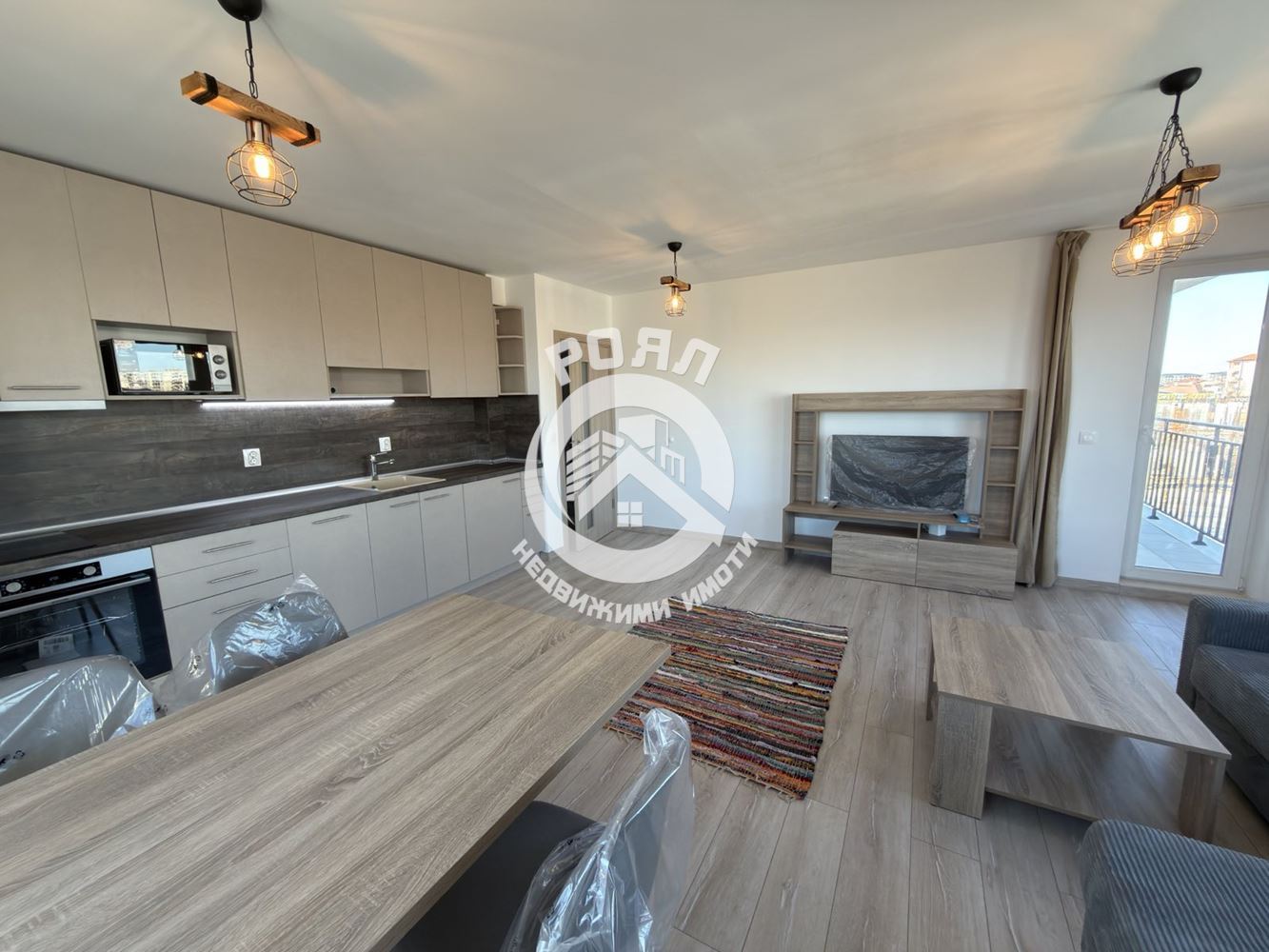 Роял Имоти отдава под наем тристаен апартамент в кв.Беломорски, Пловдив - 0