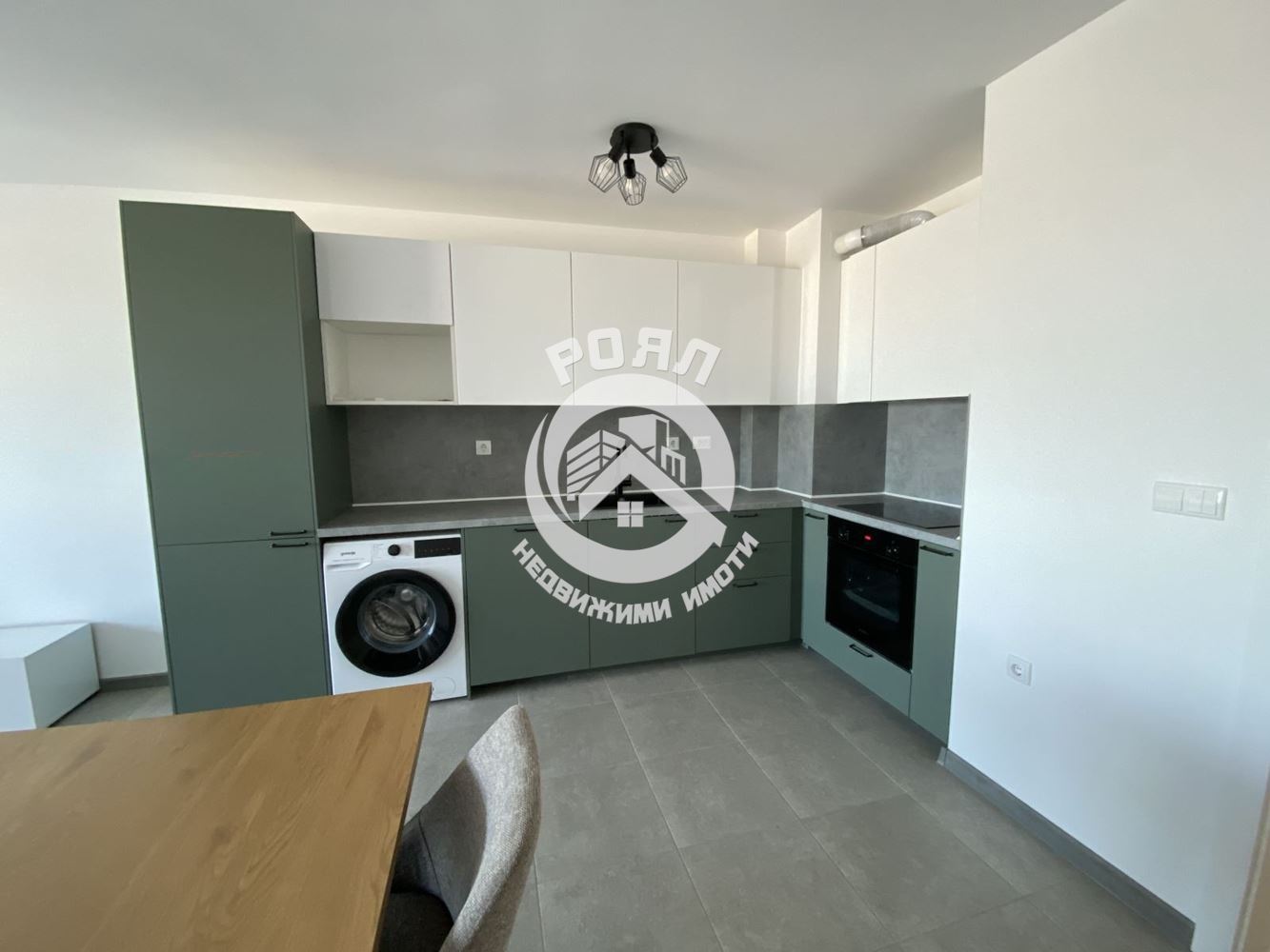 Роял имоти отдава под наем двустаен апартамент с включено паркомясто в цената,гр Пловдив,кв.Хр.Смирненски - 0