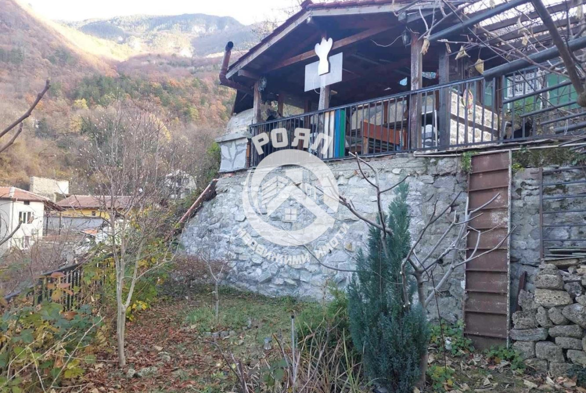 Роял имоти продава къща в с. Бачково - 0