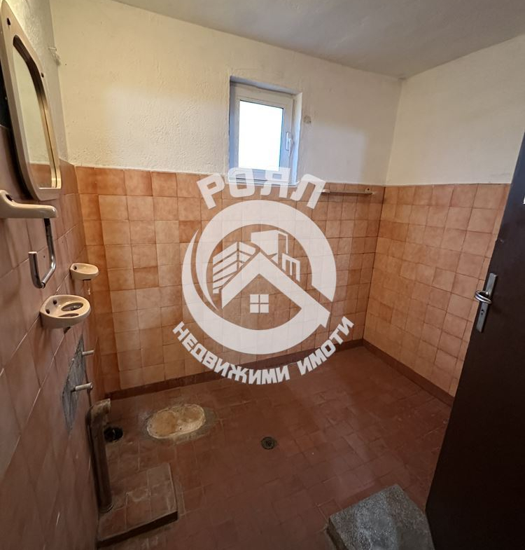 Роял Имоти продава етаж от къща с двор в гр. Стамболийски - 0