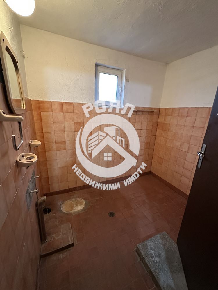 Роял Имоти продава етаж от къща с двор в гр. Стамболийски - 0