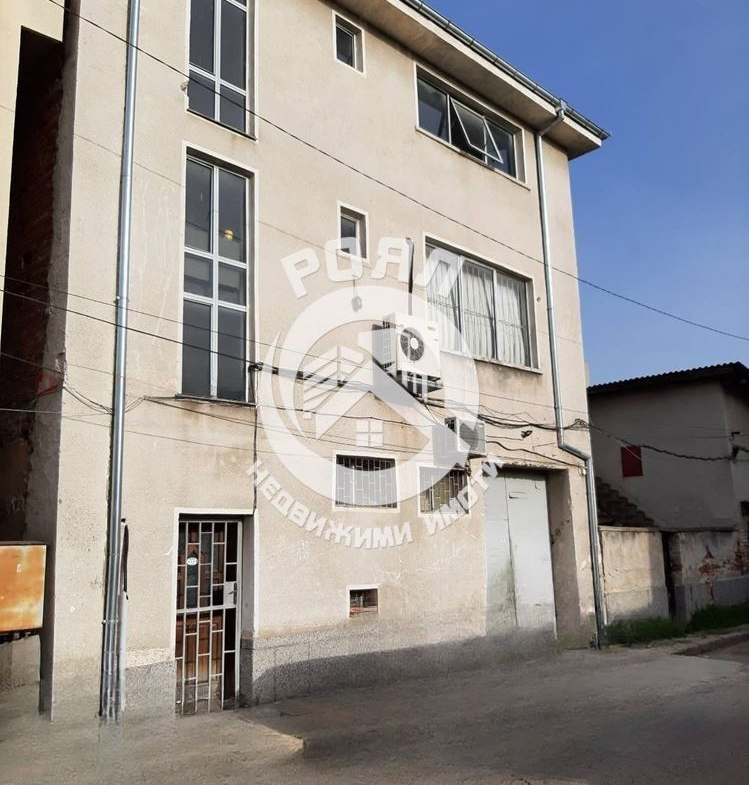 Роял Имоти дава под наем помещение за сервиз в кв. Х.Ботев - 0