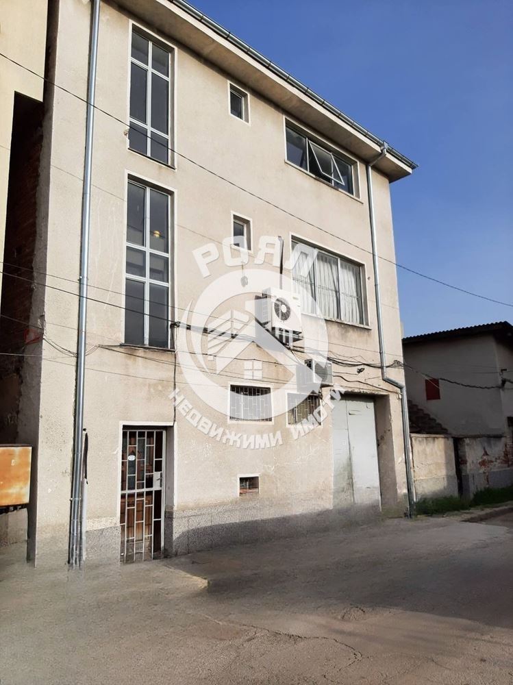 Роял Имоти дава под наем помещение за сервиз в кв. Х.Ботев - 0