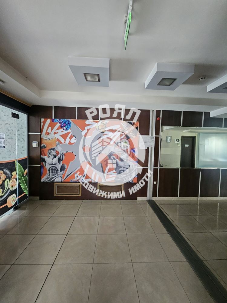 Роял Имоти продава търговски обект в кв.Център - 0