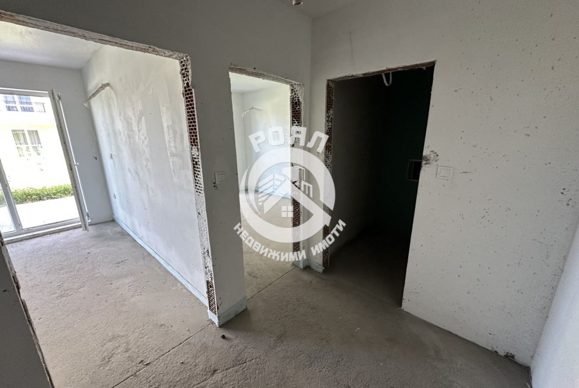 Роял Имоти продава двустаен апартамент с двор, Беломорски, Пловдив - 0