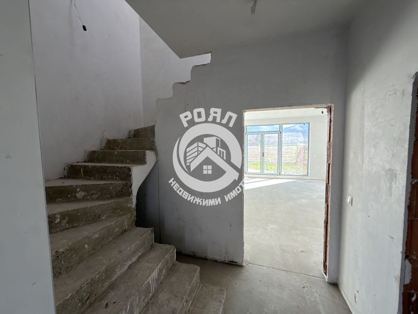 Роял Имоти продава двуетажна къща пред Акт 16 в с. Първенец - 0