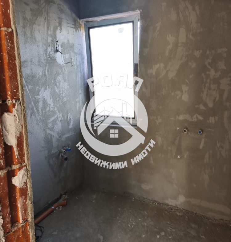 Роял Имоти продава къща в с.Строево, обл. Пловдив - 0