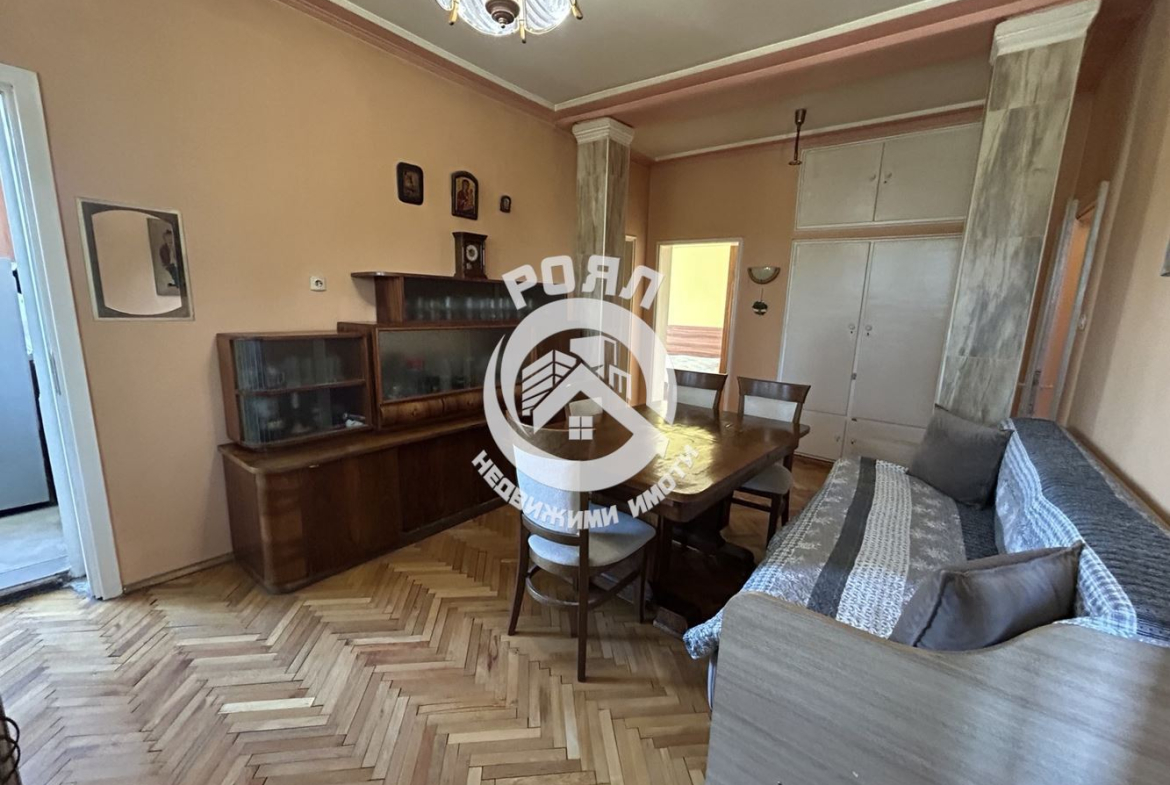 Роял Имоти продава Ексклузивно тристаен апартамент в Центъра на гр.Пловдив - 0