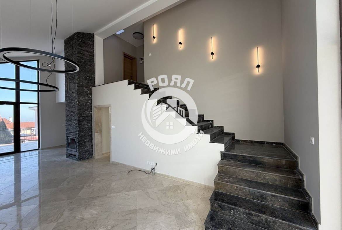 Роял имоти продава къща с панорамна гледка, с.Брестник, Пловдив - 0