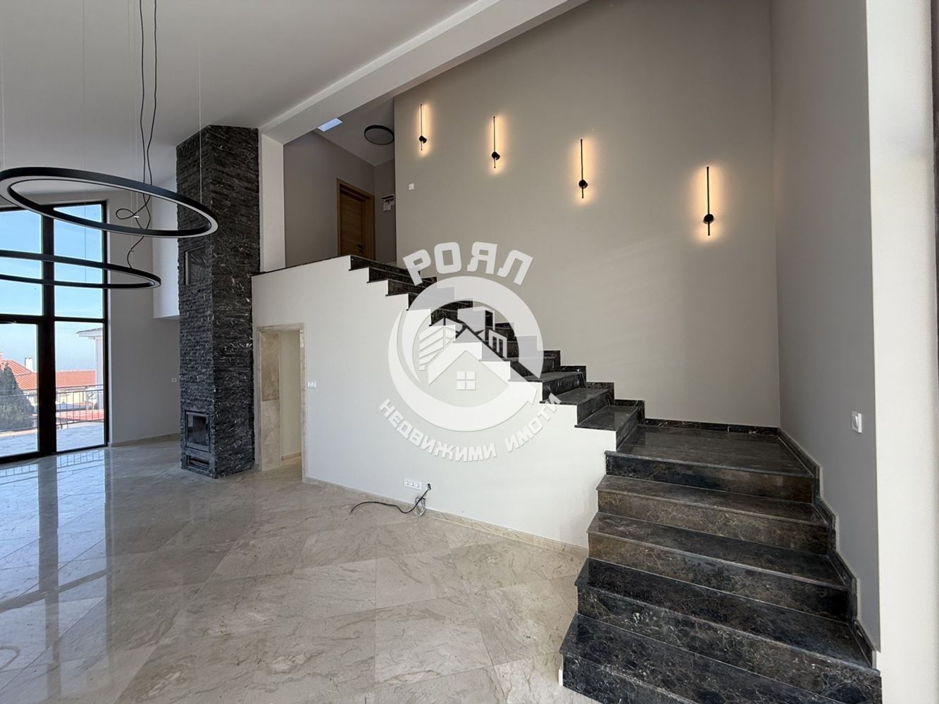 Роял имоти продава къща с панорамна гледка, с.Брестник, Пловдив - 0