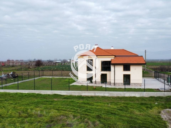 Роял Имоти продава къща в с.Манолско Конаре, област Пловдив - 0