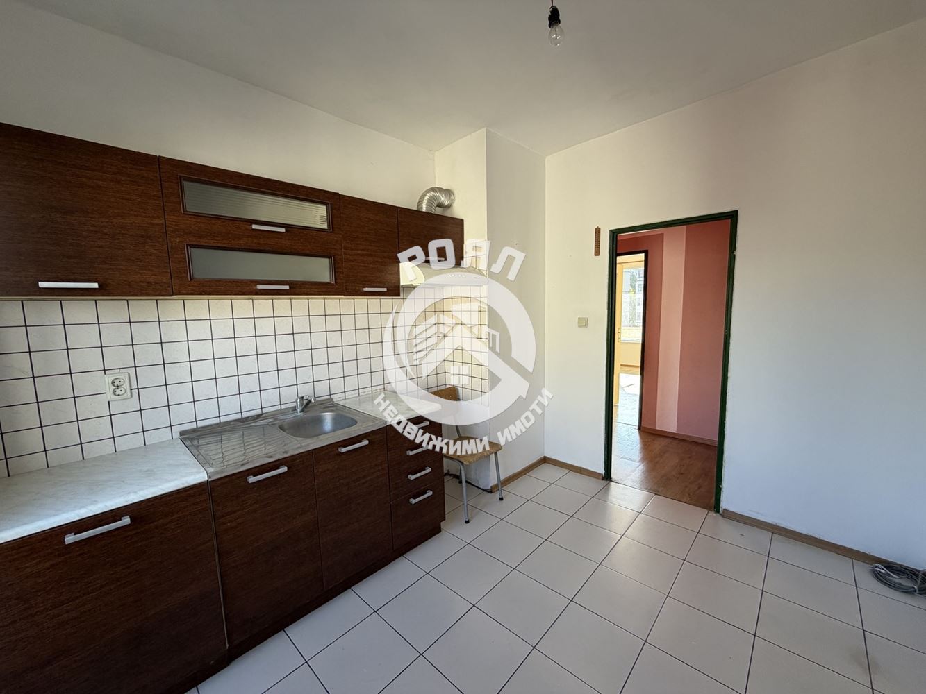 Роял Имоти продава двустаен, панелен апартамент в кв.Кършияка, гр.Пловдив - 0