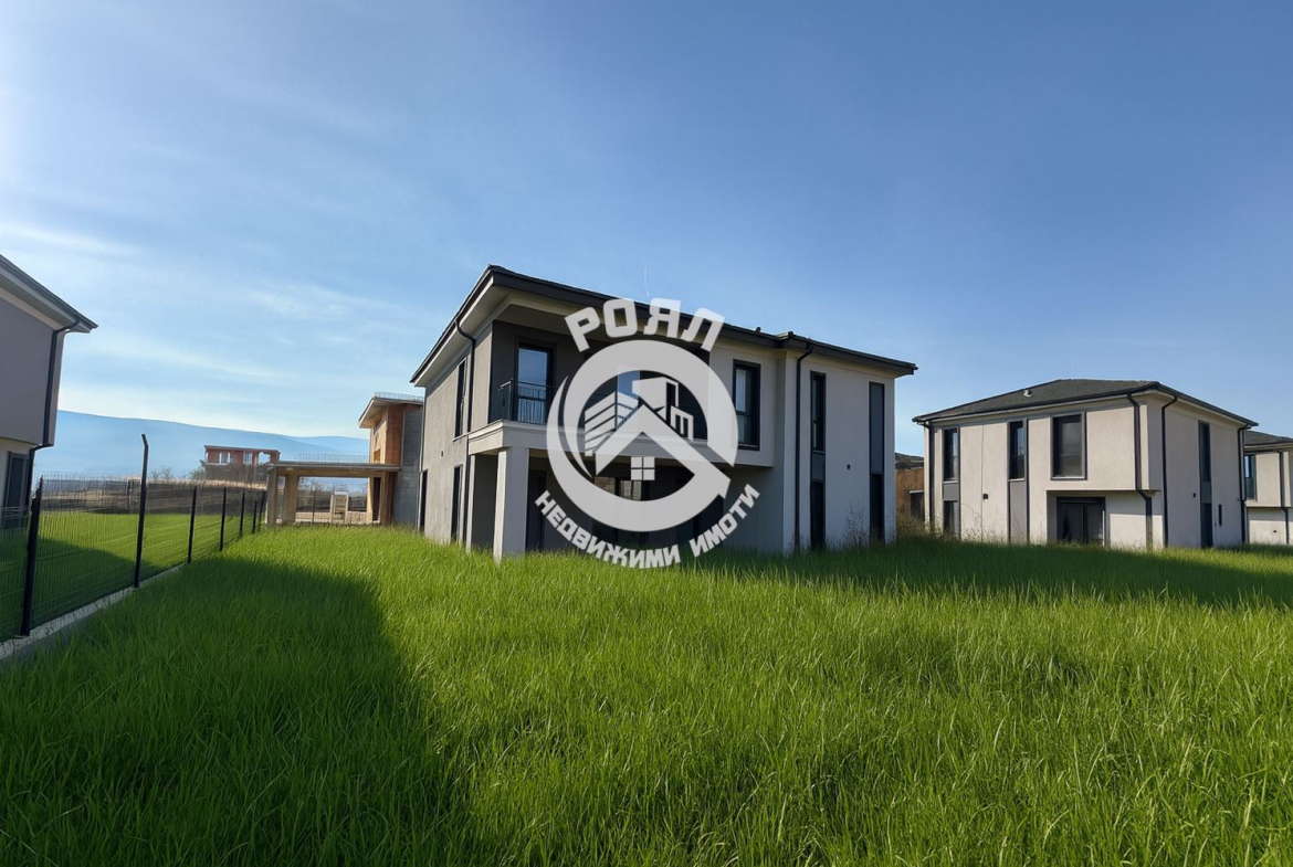 Роял Имоти продава Ексклузивно двуетажна къща в Беломорски, Пловдив - 0