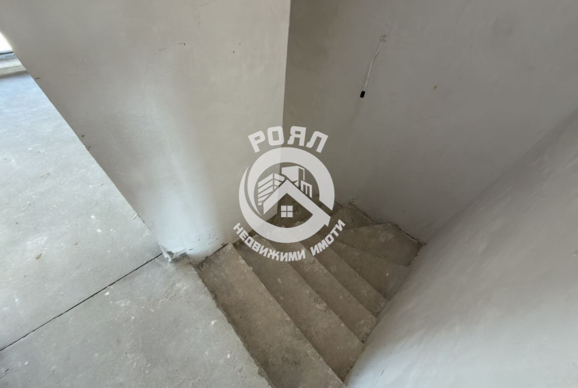 Роял Имоти продава двуетажна къща пред Акт 16 в с. Първенец - 0