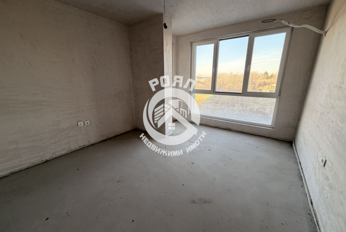 Роял имоти продава Ексклузивно тристаен апартамент, с акт 16, кв.Гагарин, Пловдив - 0