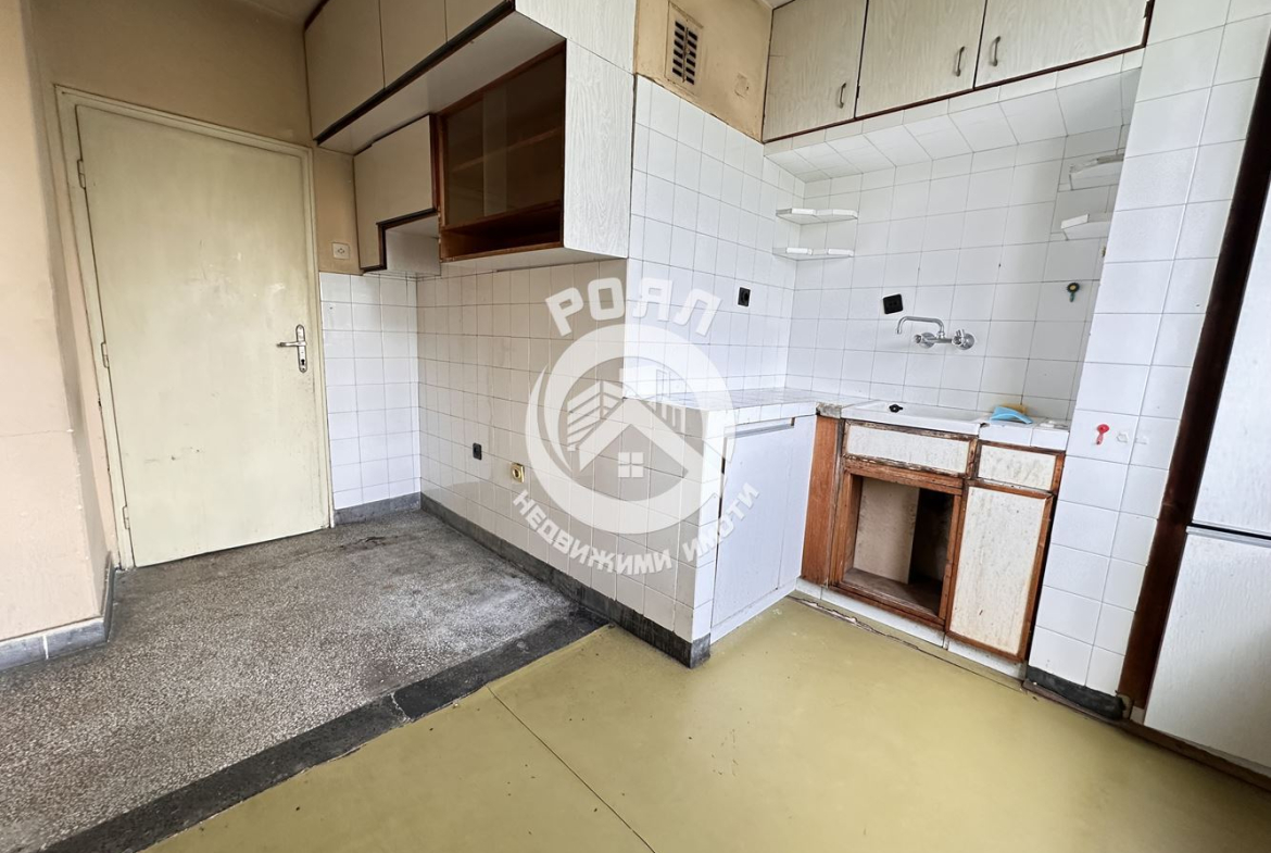 Роял имоти продава многостаен апартамент , Кючук Париж, Пловдив - 0