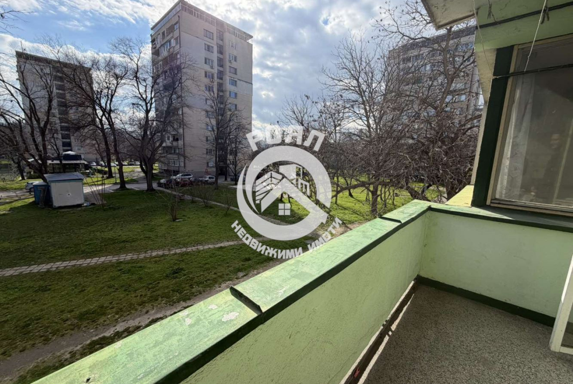 Роял имоти продава двустаен апартамент с три отделни помещеия, Център, Пловдив - 0