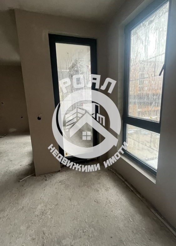 Роял Имоти продава едностаен апартамент в кв.Смирненски - 0