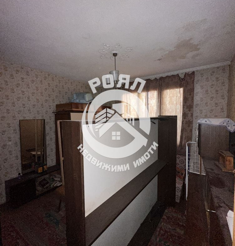 Роял имоти продава самостоятелна къща с двор в Центъра на кв.Прослав ,Пловдив - 0