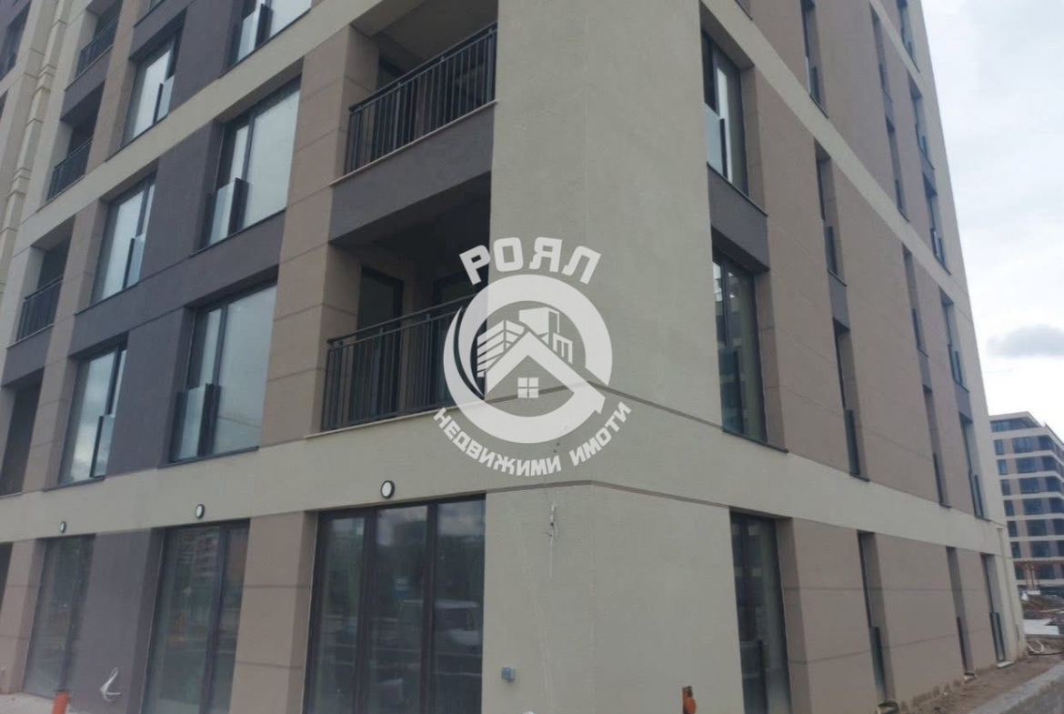 Роял имоти продава двустаен апартамент, с акт 16, комплекс от затворен тип, Тракия, Пловдив - 0