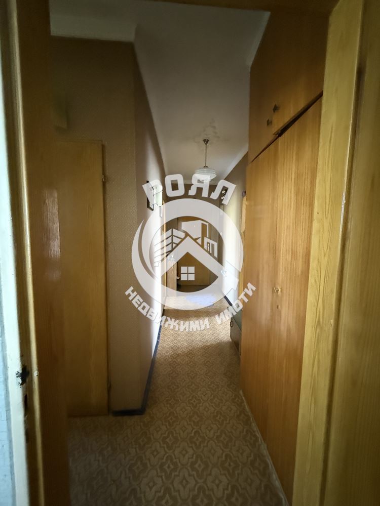 Роял имоти продава тристаен апартамент, Кючук Париж, Пловдив - 0