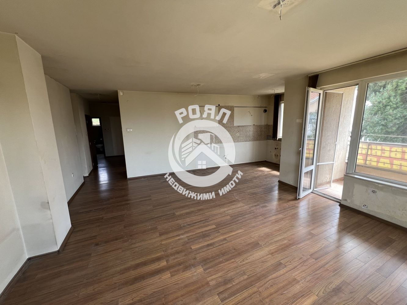 Роял имоти продава многостаен апартамент, Център, Пловдив - 0