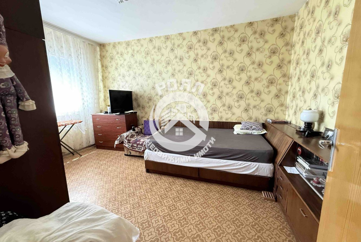 Роял имоти продава тристаен апартамент, Кючук Париж, Пловдив - 0