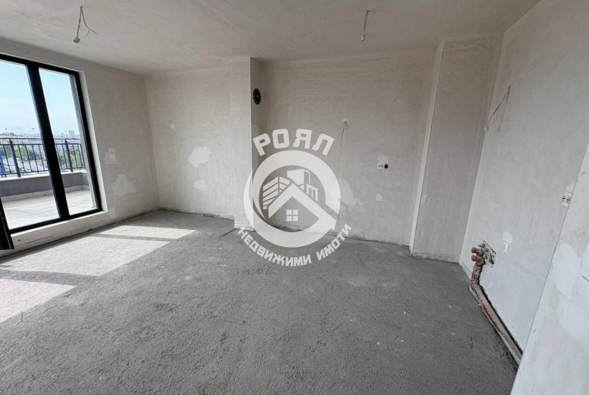 Роял имоти продава тристаен апартамент, Тракия, Пловдив - 0