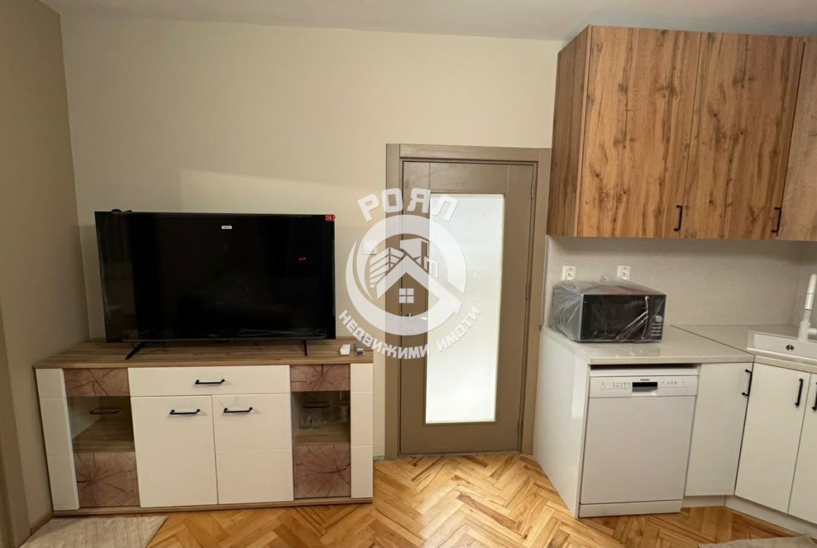 Роял Имоти продава Ексклузивно четиристаен апартамент, Смирненски, Пловдив - 0