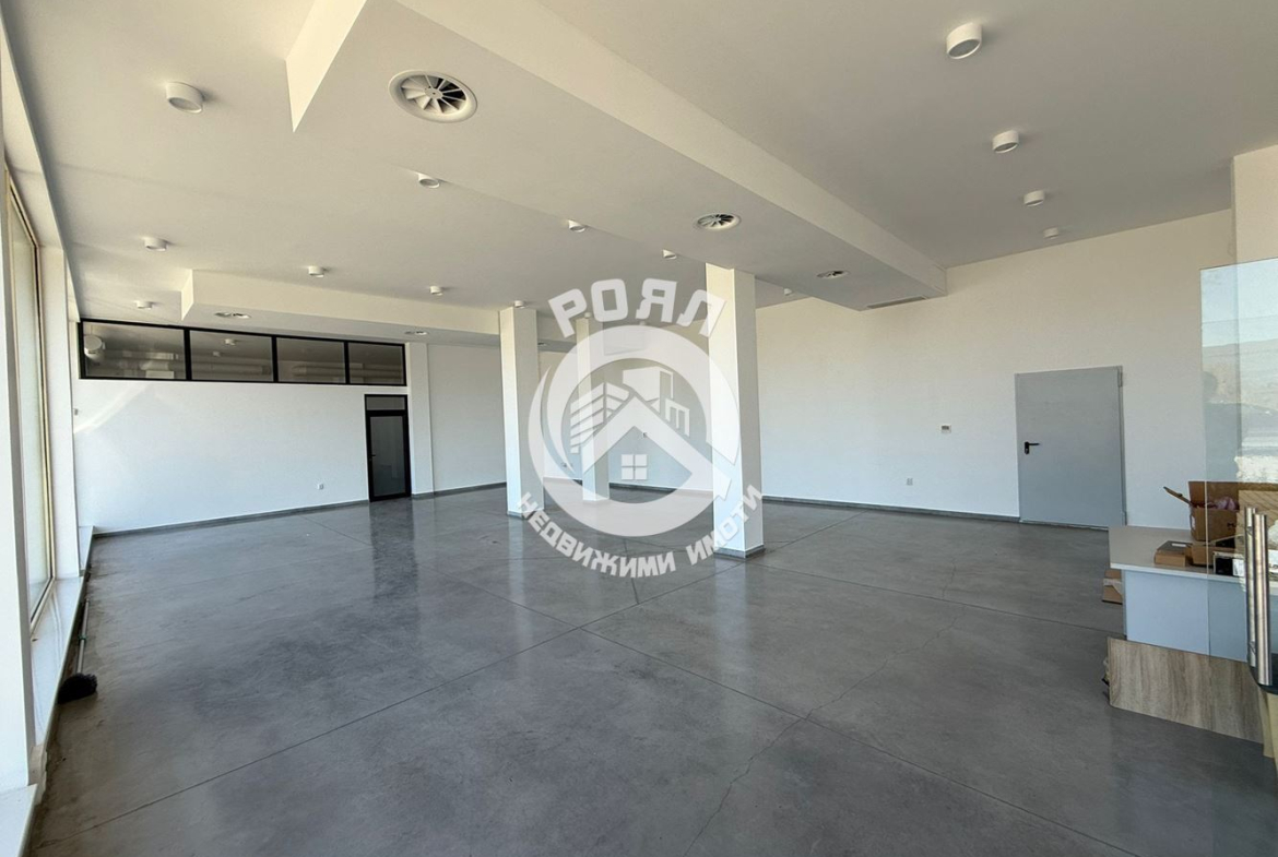 Роял имоти отдава под наем магазин на Околовръстното шосе на Пловдив - 0