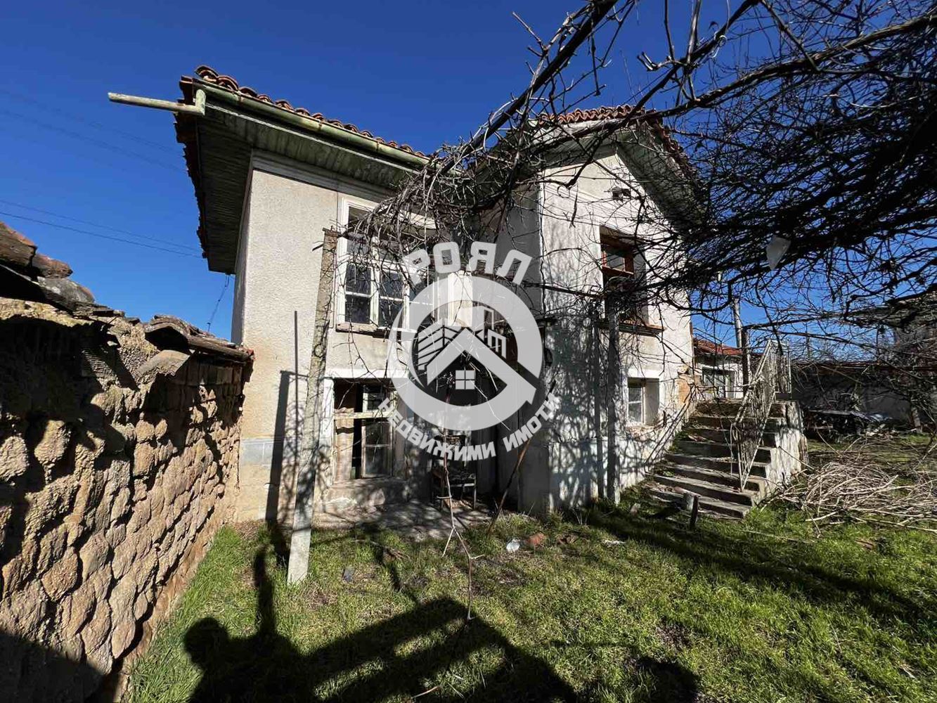 Роял имоти продава къща с дворно място в с. Паничери, община Хисаря - 0