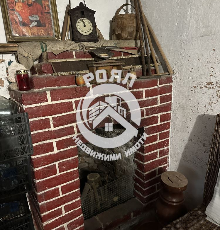 Роял Имоти продава етаж от къща с двор в гр. Стамболийски - 0