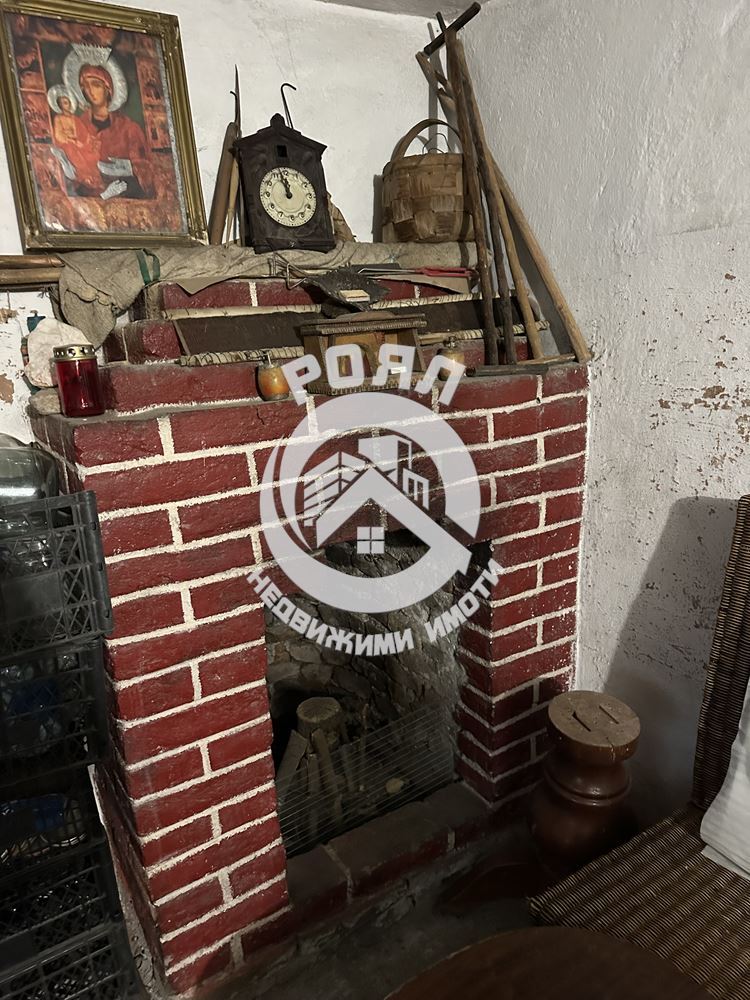 Роял Имоти продава етаж от къща с двор в гр. Стамболийски - 0