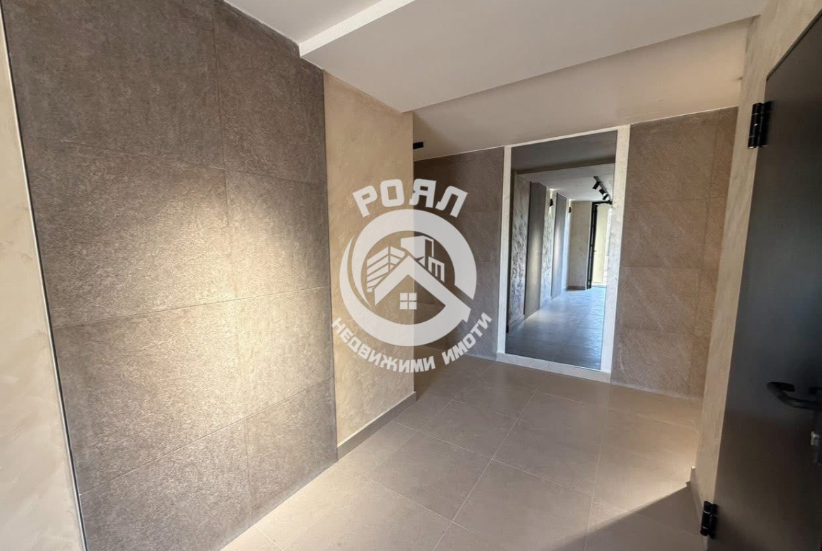 Роял имоти продава двустаен апартамент, с акт 16, комплекс от затворен тип, Тракия, Пловдив - 0