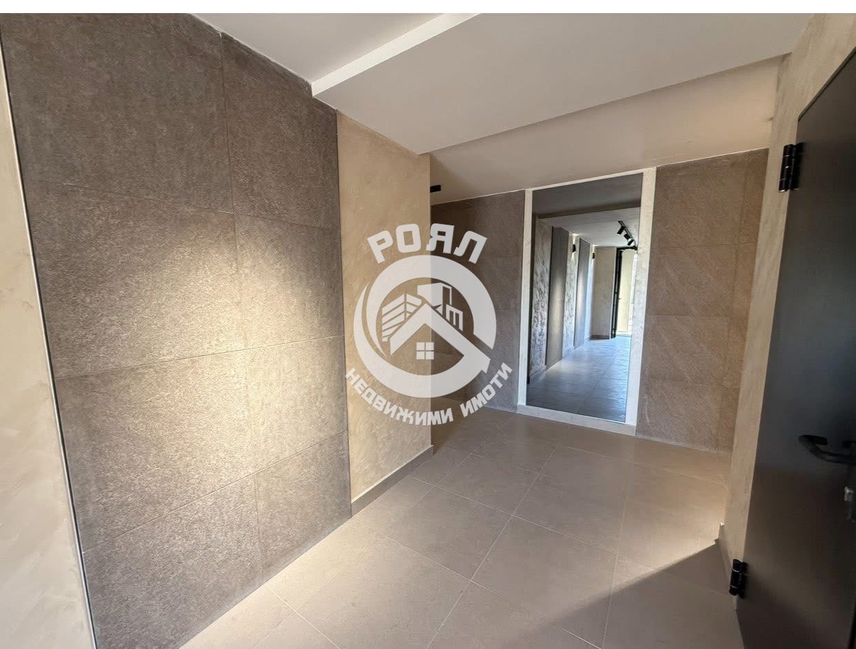 Роял имоти продава двустаен апартамент, с акт 16, комплекс от затворен тип, Тракия, Пловдив - 0