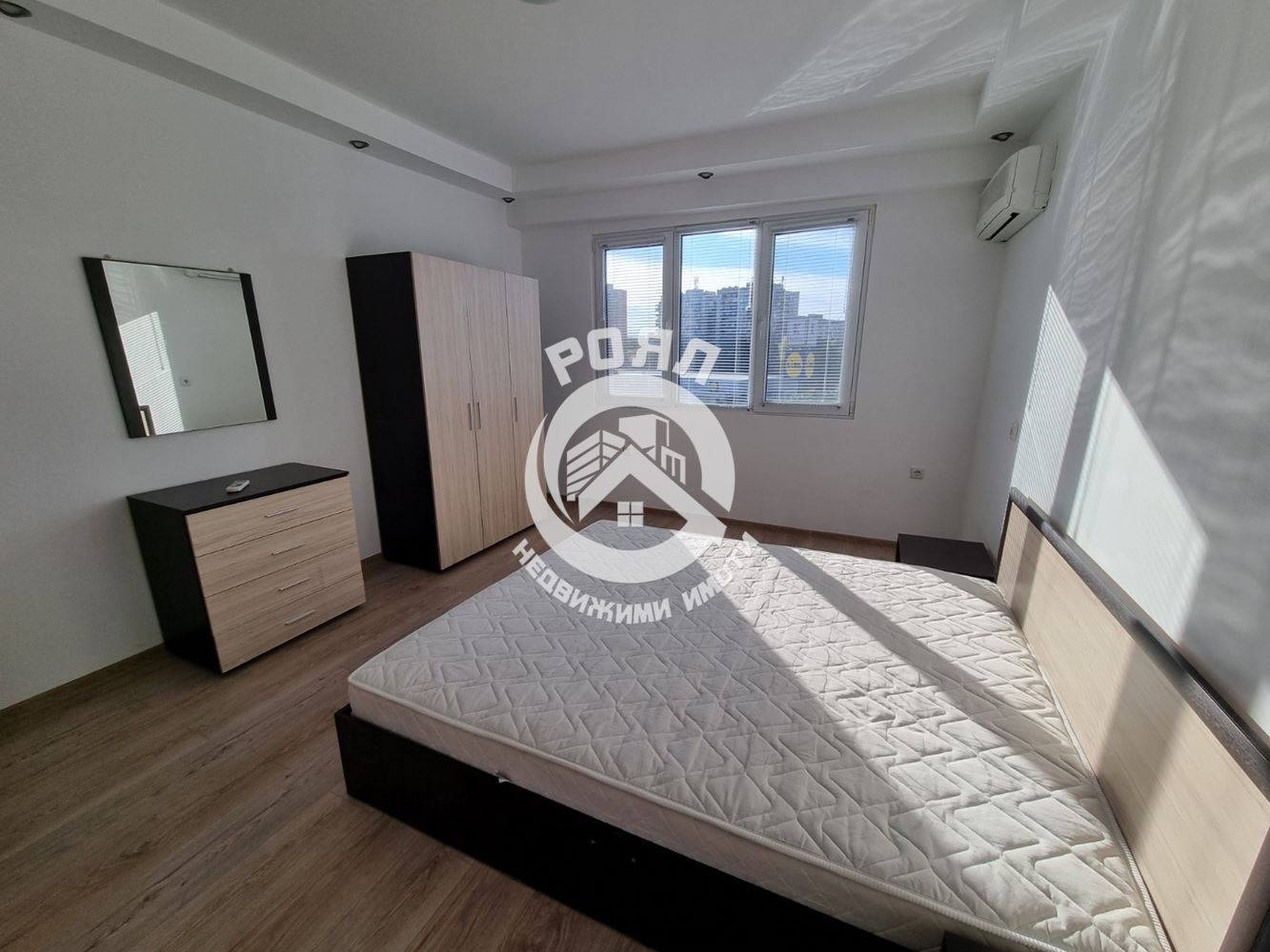 Роял имоти отдава под наем тристаен апартамент, Кючук Париж, Пловдив - 0