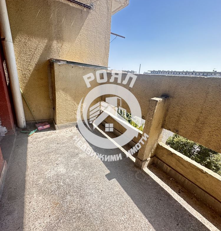 Роял имоти продава тристаен апартамент, Център, Пловдив - 0