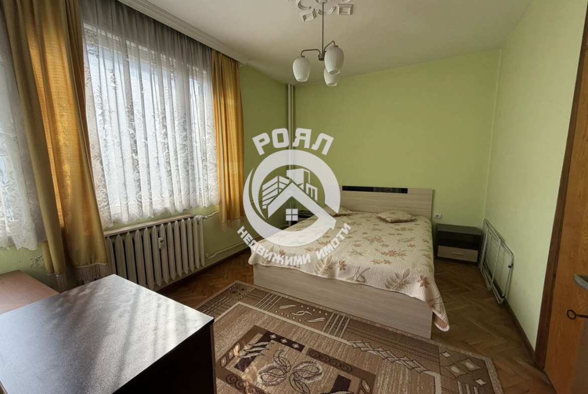 Роял имоти продава двустаен апартамент с три отделни помещеия, Център, Пловдив - 0