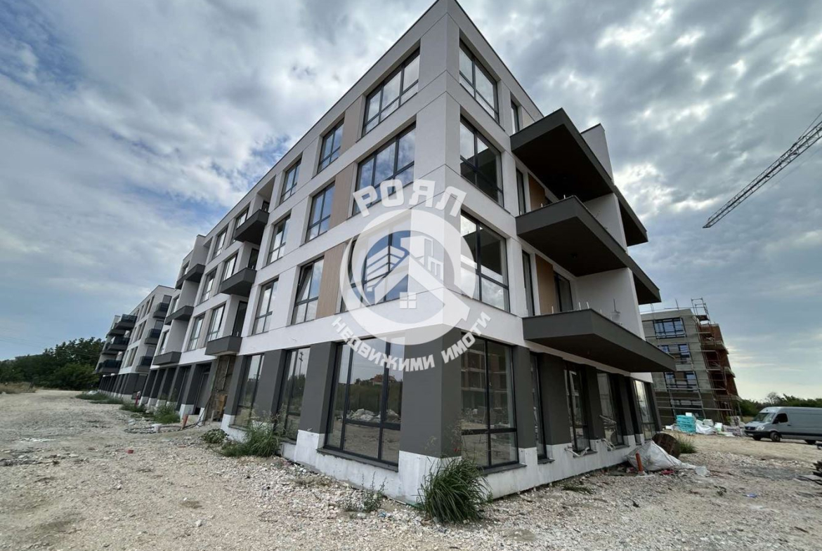 Роял Имоти продава тристаен апартамент в гр.Пловдив,кв.Остромила - 0