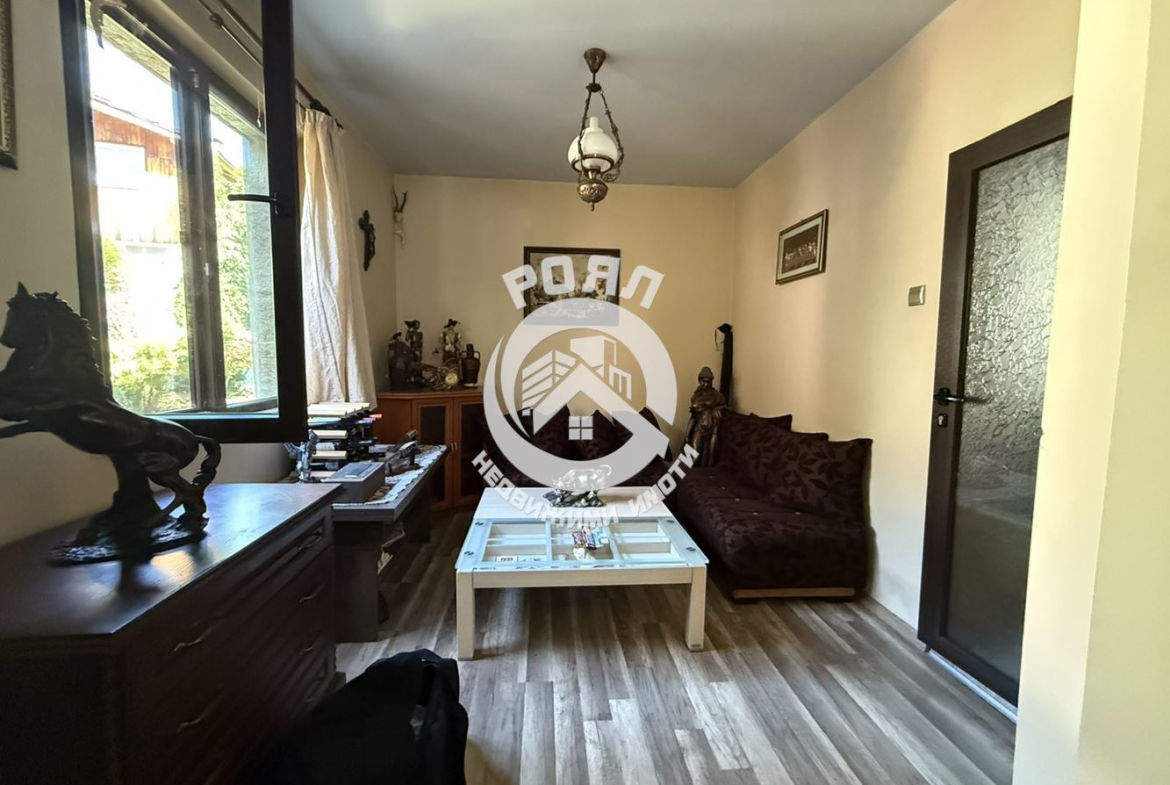 Роял имоти продава къща с двор в с. Дедово, обл. Пловдив - 0