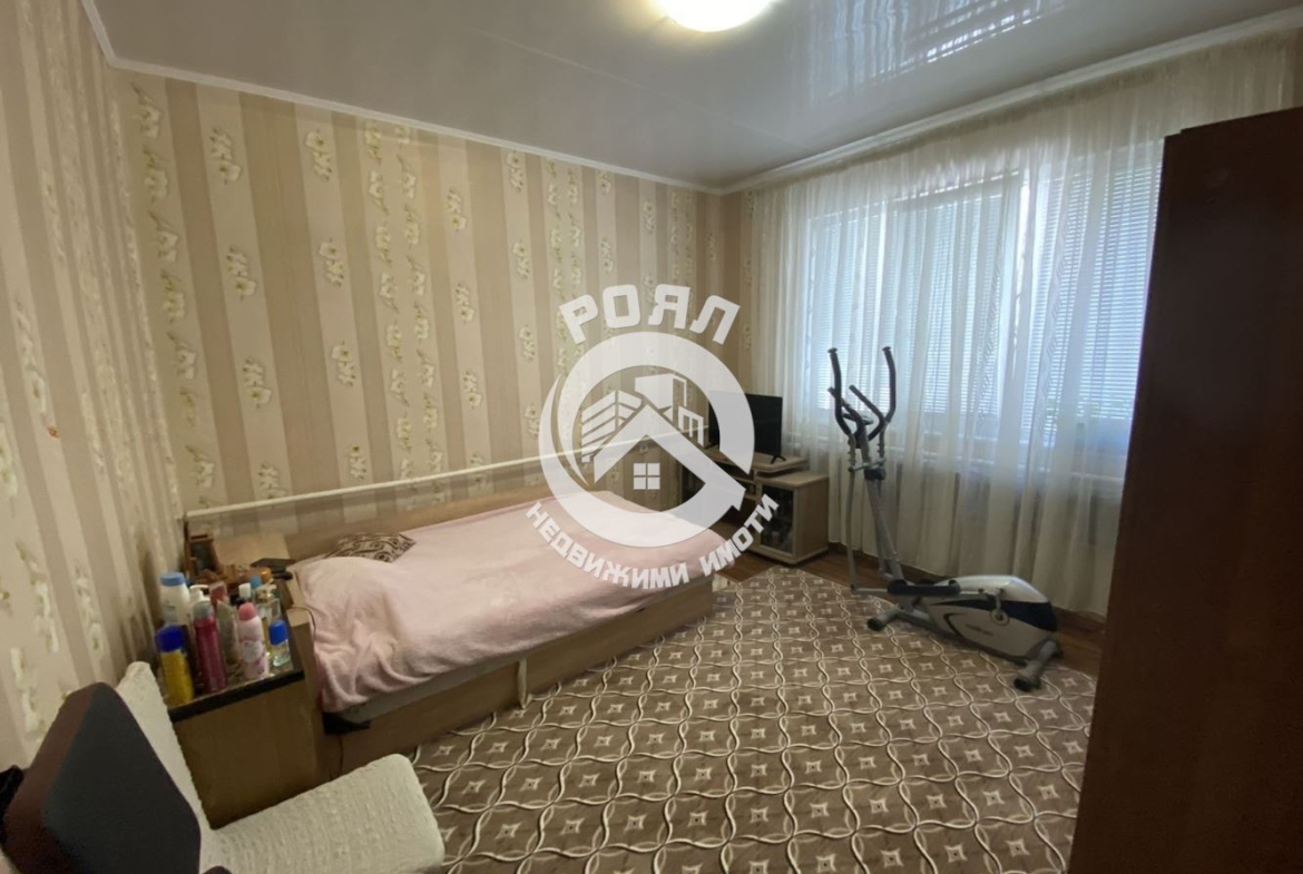 Роял имоти продава два етажа от къща,гр Асеновград,кв.Изток - 0