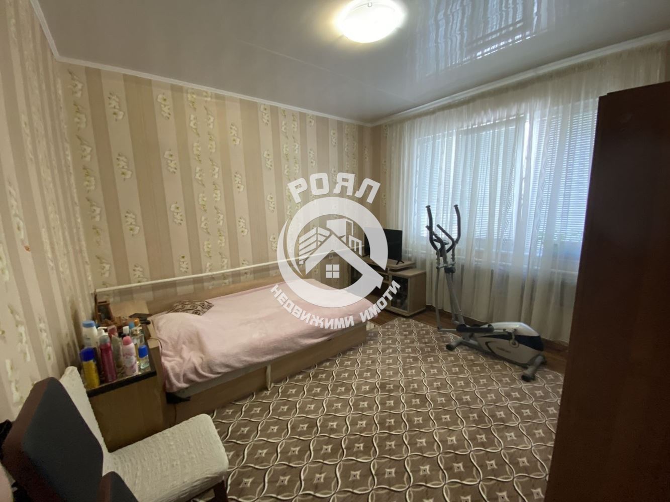 Роял имоти продава два етажа от къща,гр Асеновград,кв.Изток - 0