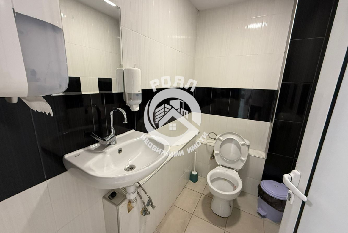 Роял имоти продава Промишлени имоти в гр Куклен - 0