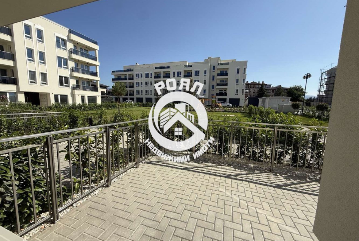 Роял Имоти продава нов, луксозно обзаведен, двустаен апартамент с гараж, Остромила, Пловдив - 0