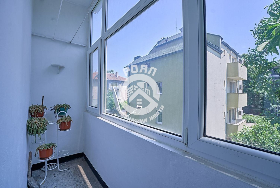 Роял имоти предлага под наем 2-стаен апартамент,Гр.Пловдив,Център - 0