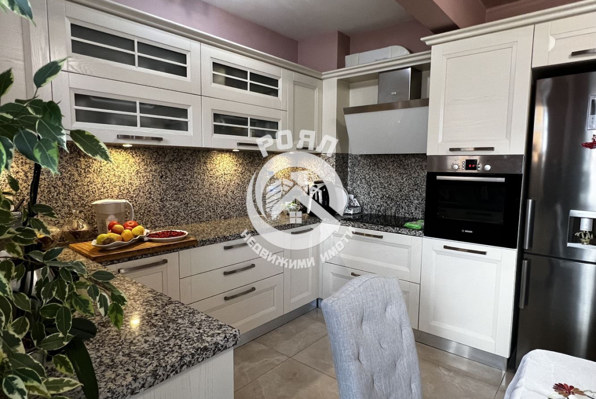 Роял имоти продава етаж от къща + мансарден двустаен апартамент, гараж, Прослав, Пловдив - 0