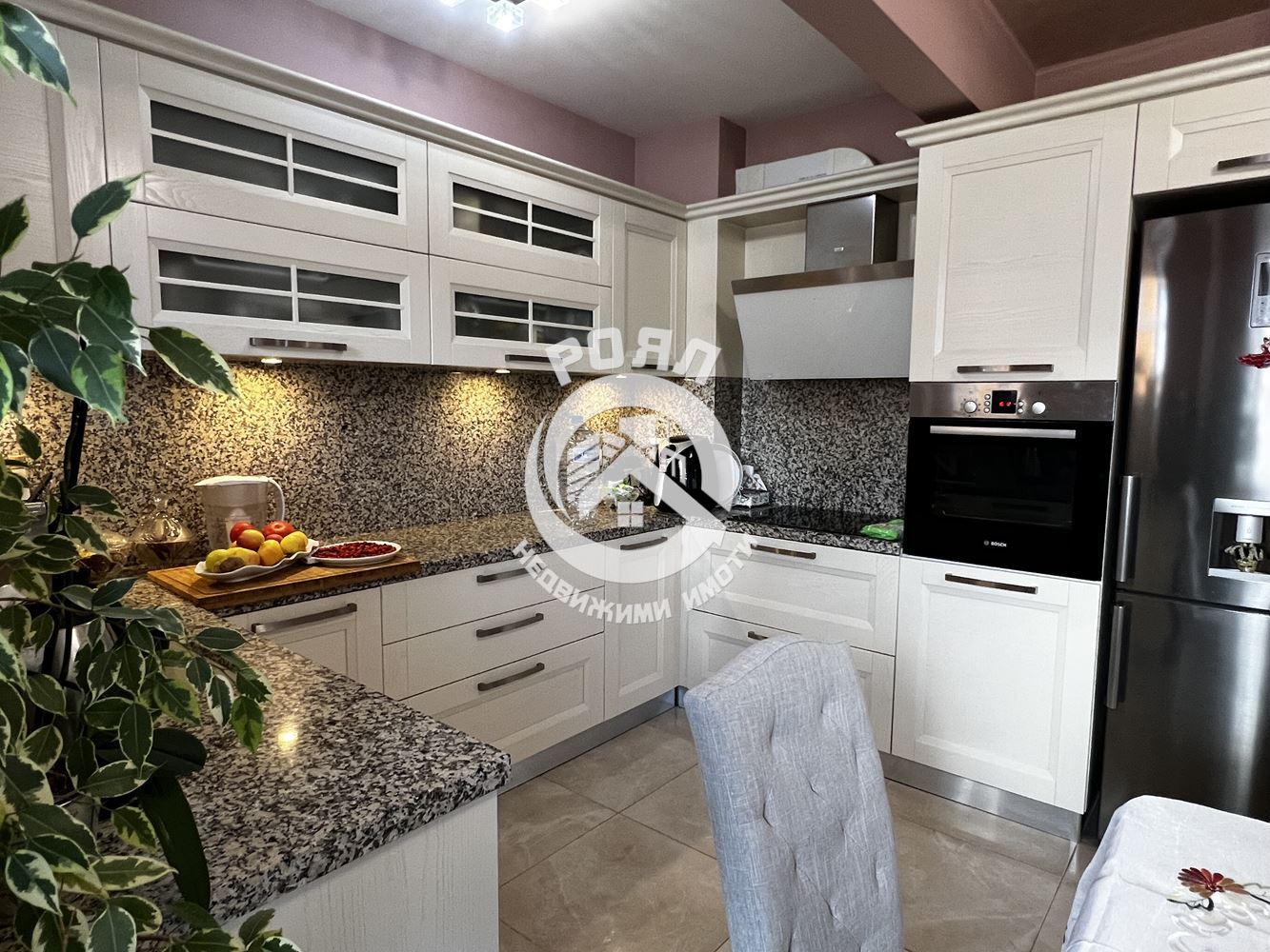 Роял имоти продава етаж от къща + мансарден двустаен апартамент, гараж, Прослав, Пловдив - 0