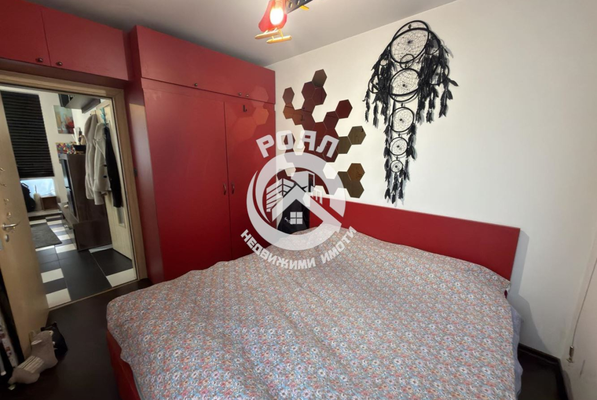 Роял Имоти продава тристаен,обзаведен апартамент в кв.Съдийски,гр.Пловдив - 0