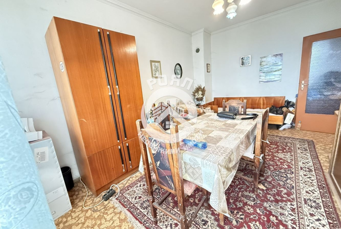 Роял Имоти продава Ексклузивно двустаен апартамент, кв.Кючук Париж, Пловдив - 0