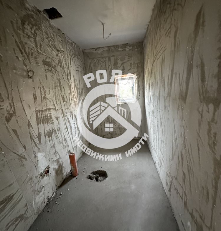 Роял Имоти продава Ексклузивно две двуетажни къщи в гр.Стамболийски - 0